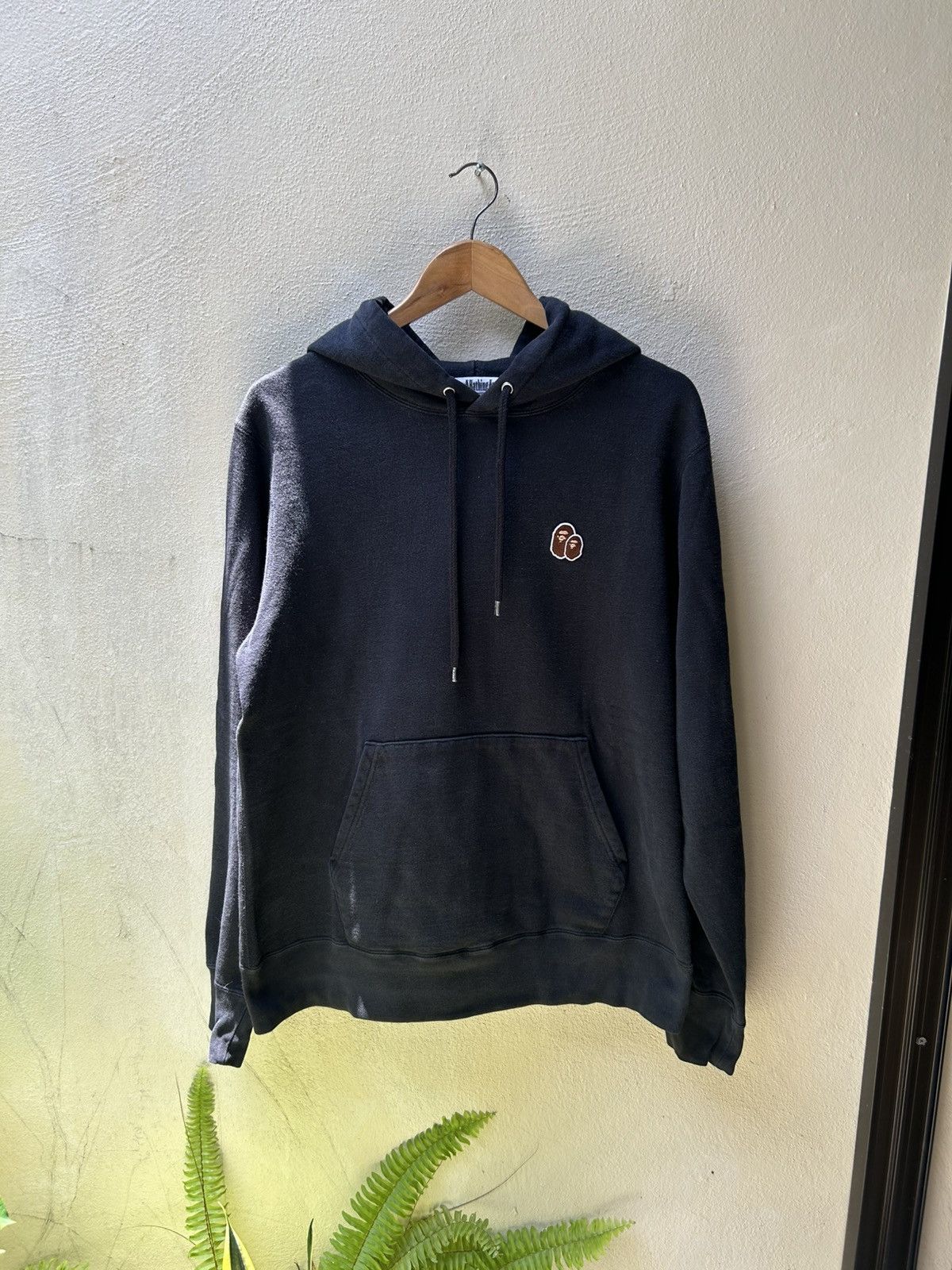 Bape A Bathing Ape Small Logo Hoodie Size US L / EU 52-54 / 3 - 1 Thumbnail