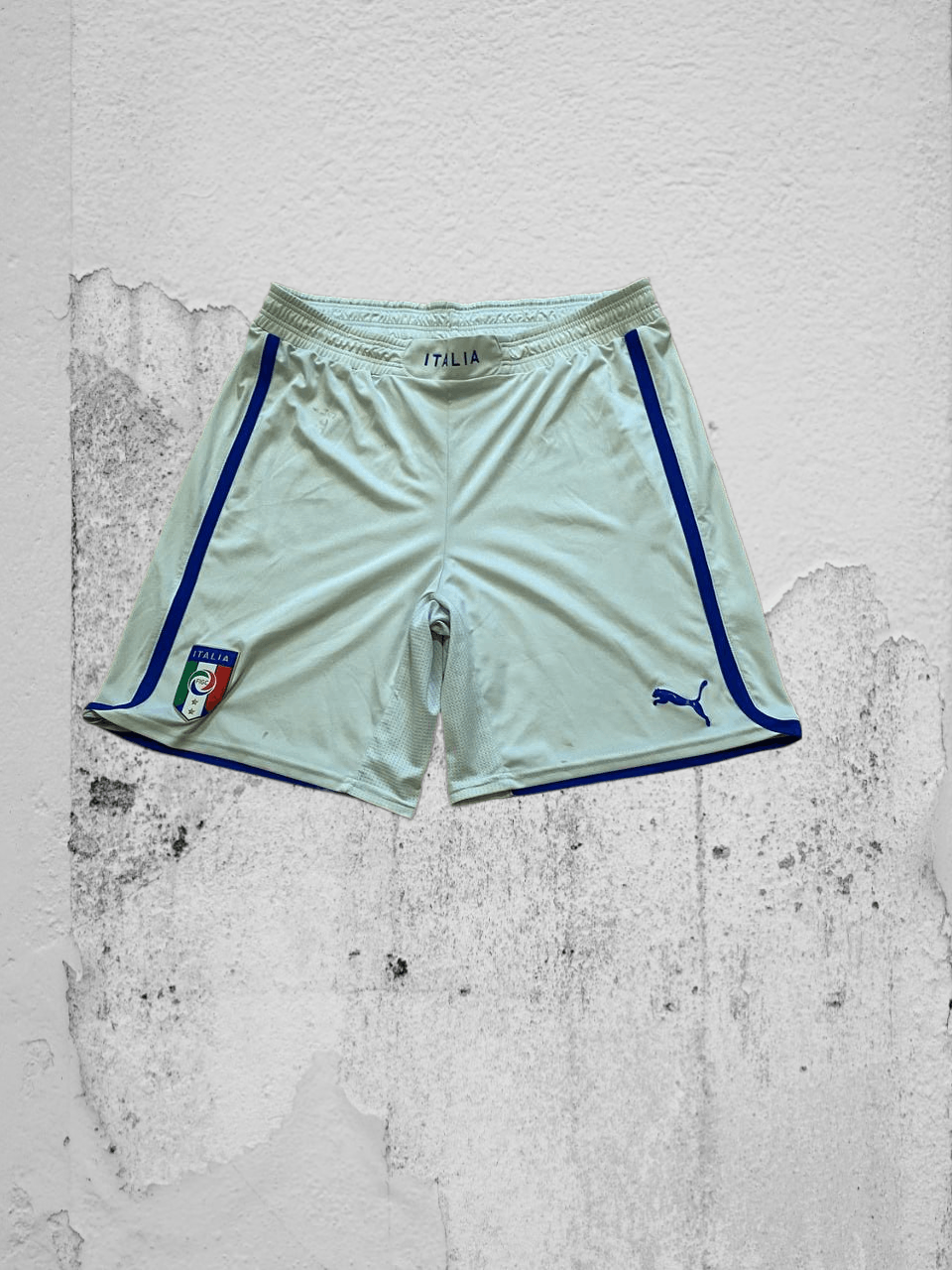 Puma Vintage white Puma shorts logo Y2K Size US 34 / EU 50 - 1 Thumbnail