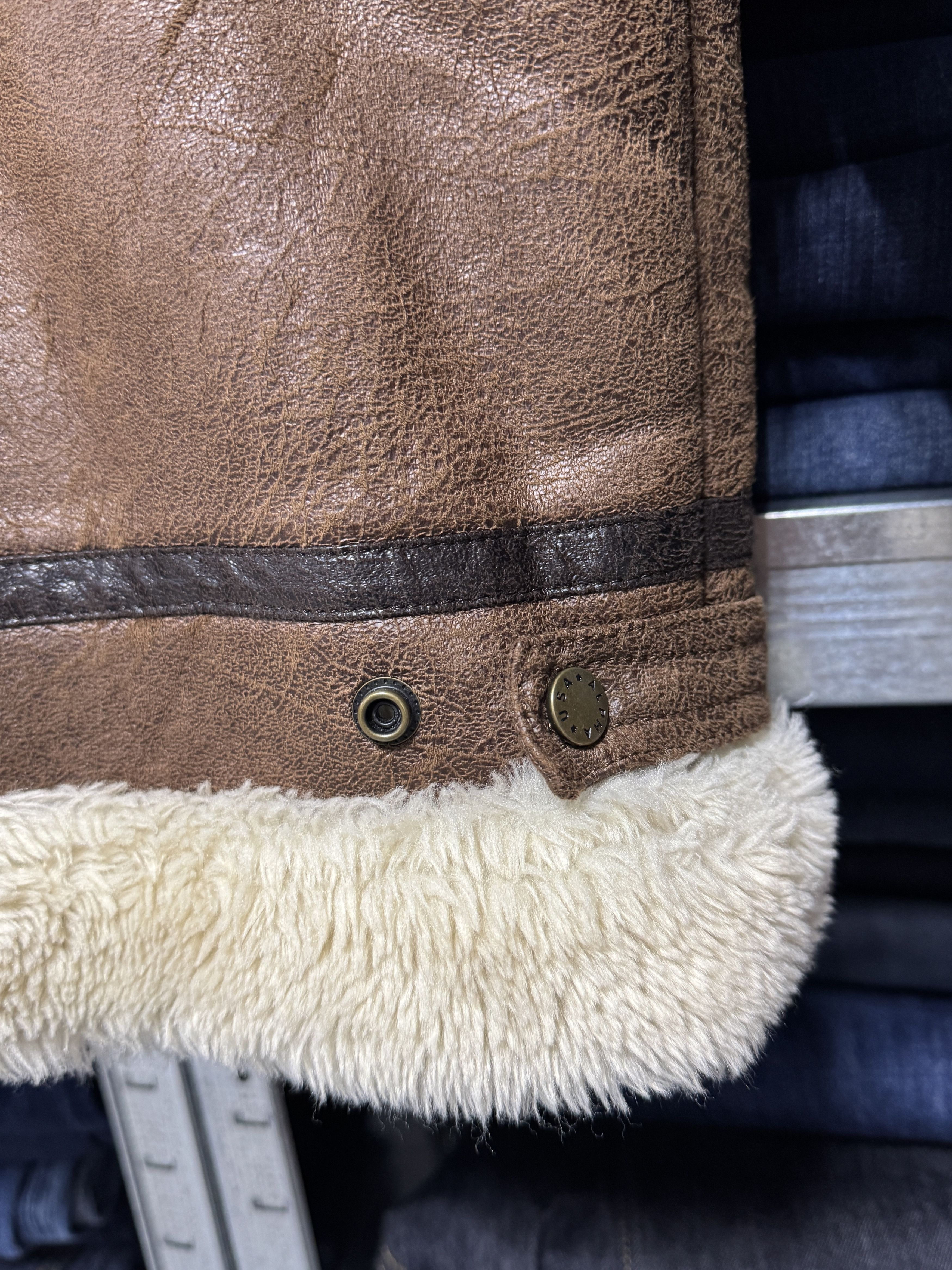 Alpha Industries Alpha Industries B-3 Sheepskin Brown Pilot Rare Man’s Jacket Size US S / EU 44-46 / 1 - 8 Thumbnail
