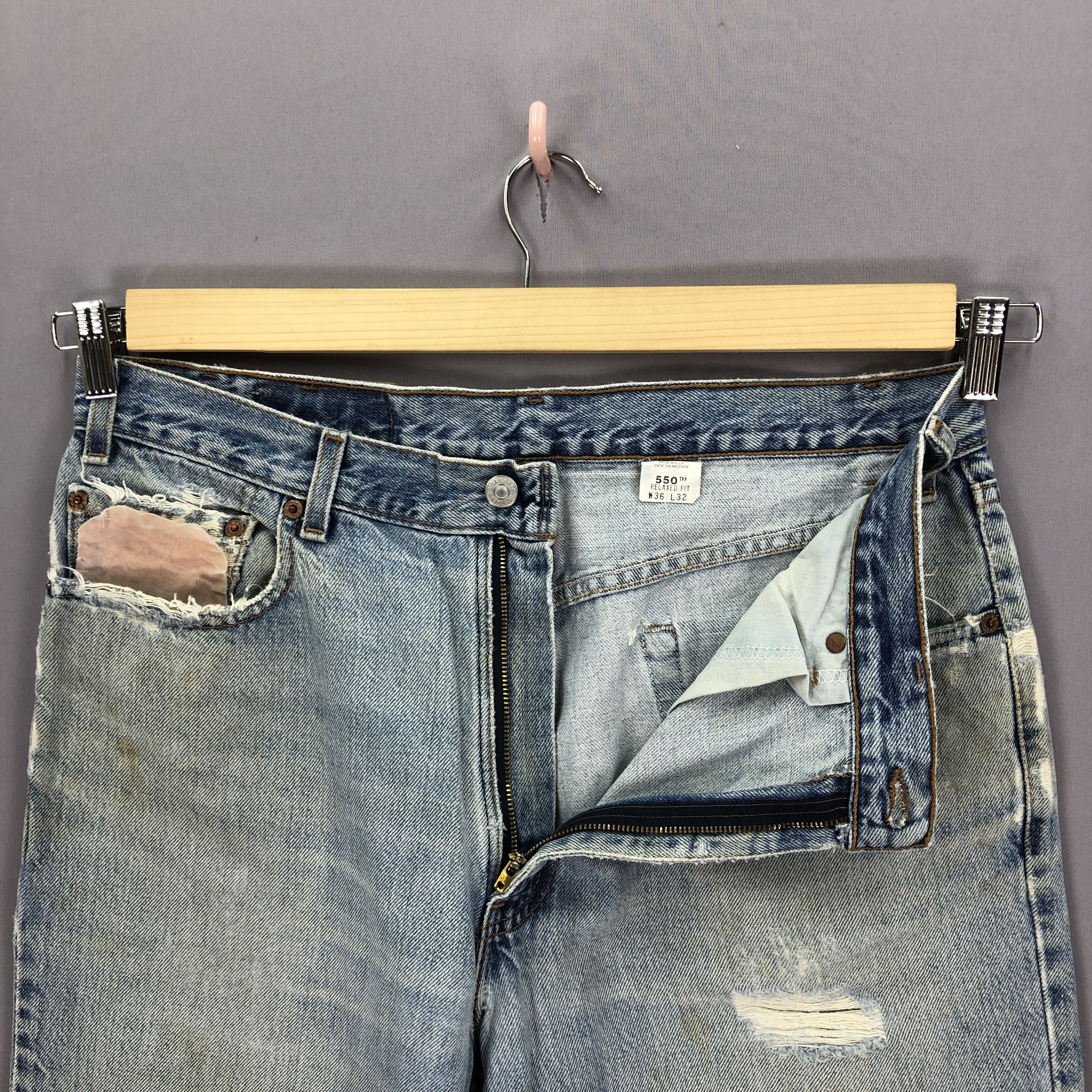 Levi's Vintage Levis 550 Light Wash Jeans Distressed Levi's Denim Size US 32 / EU 48 - 5 Thumbnail