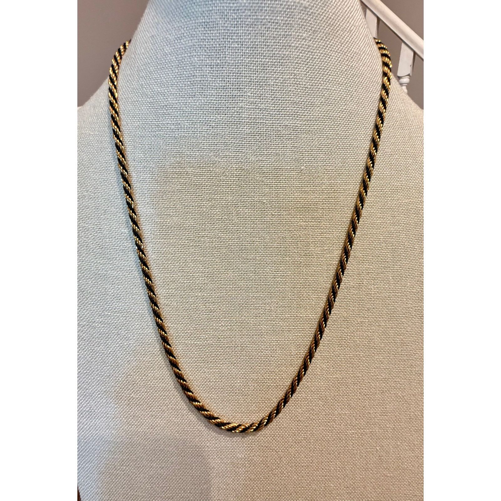 Monet Vintage Monet Chunky Box Runway Chain 53” Gold Tone Size ONE SIZE - 11 Thumbnail