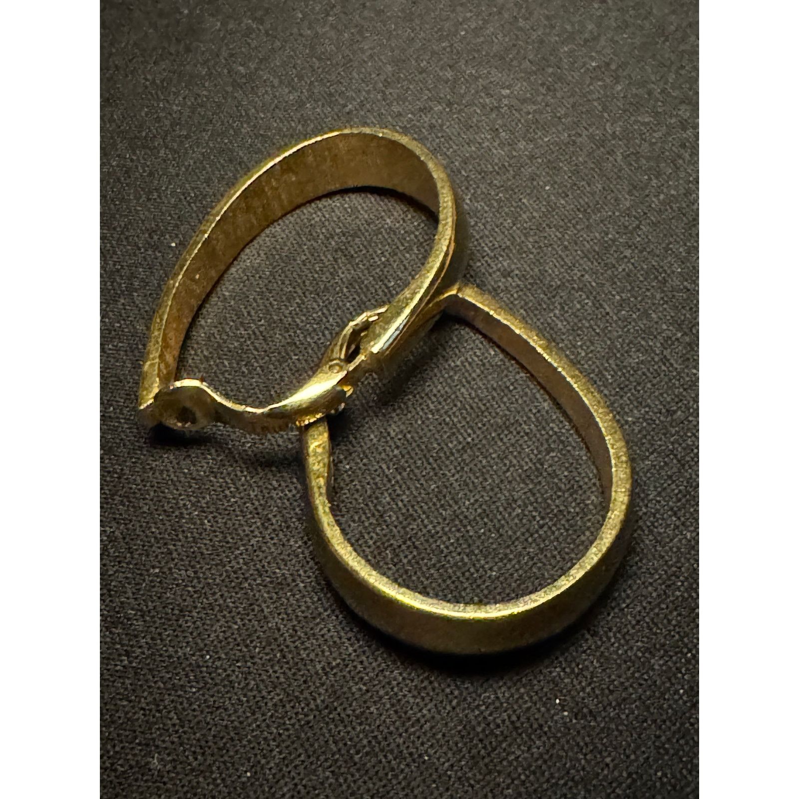 Other Vintage Crown Trifari Gold Tone Clip On Earrings Size ONE SIZE - 5 Thumbnail