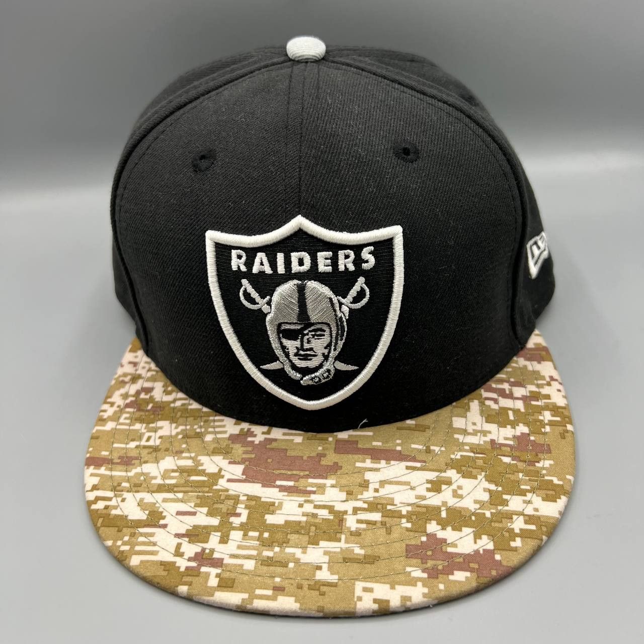 New Era Las Vegas Raiders Hat Men 7 3/4 NFL Salute to Service Fitted Size ONE SIZE - 1 Thumbnail