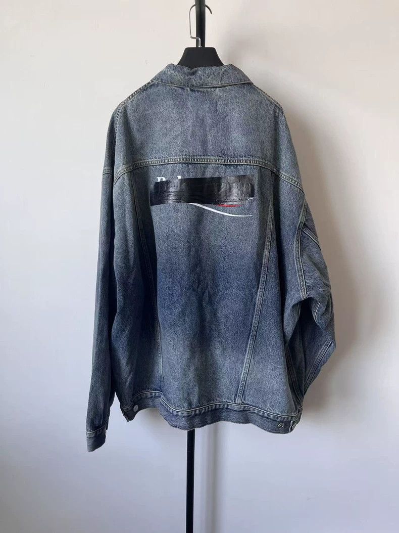 Balenciaga Balenciaga Water Washed Effect Reversible Single Button Lo Size US XL / EU 56 / 4 - 1 Thumbnail