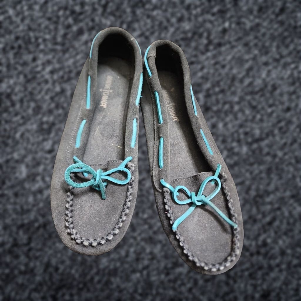 Minnetonka Minnetonka Gray Turquoise Suede Moccasin Slip On Shoes Women's Size 9 Size US 9 / IT 39 - 1 Thumbnail