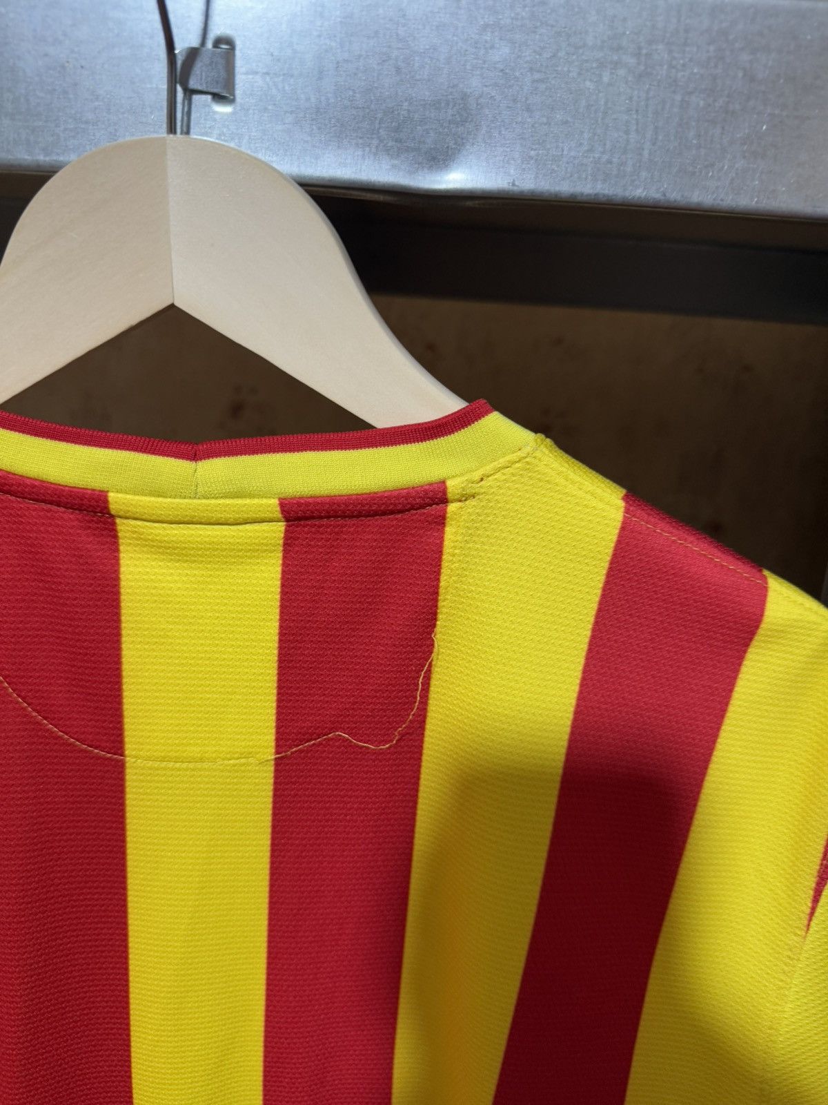 Nike Nike FC Barcelona 2014 2015 Fourth Football Soccer Jersey Size US L / EU 52-54 / 3 - 14 Thumbnail