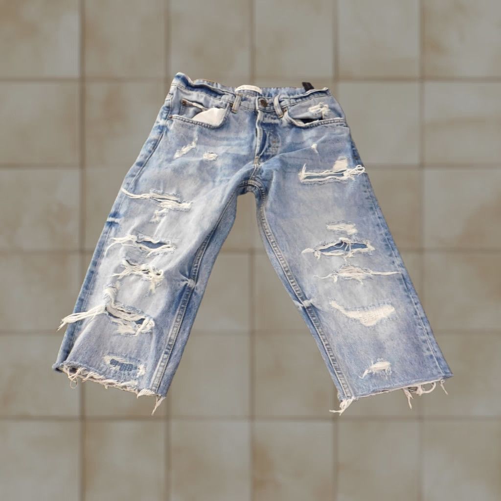 Zara Zara Denim Shorts Men 30 Blue Distressed Light Wash Casual Size US 30 / EU 46 - 1 Thumbnail