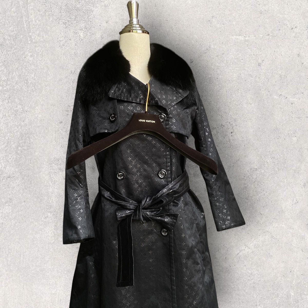 Louis Vuitton × Marc Jacobs SS12 Silk Monogram Coat With Detachable Fox Fur Collar Size S / US 4 / IT 40 - 2 Thumbnail