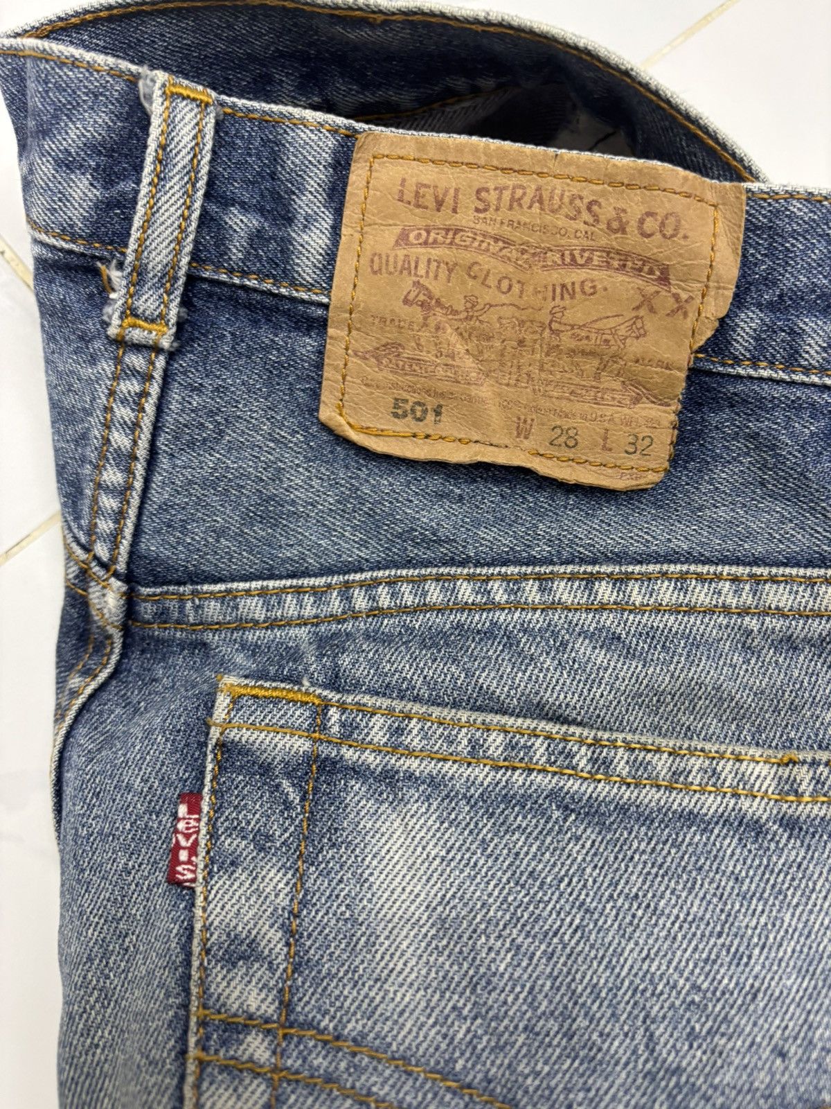 Levi's VINTAGE LEVIS 501 CROP DISTRESSED DENIM Size US 28 / EU 44 - 11 Thumbnail