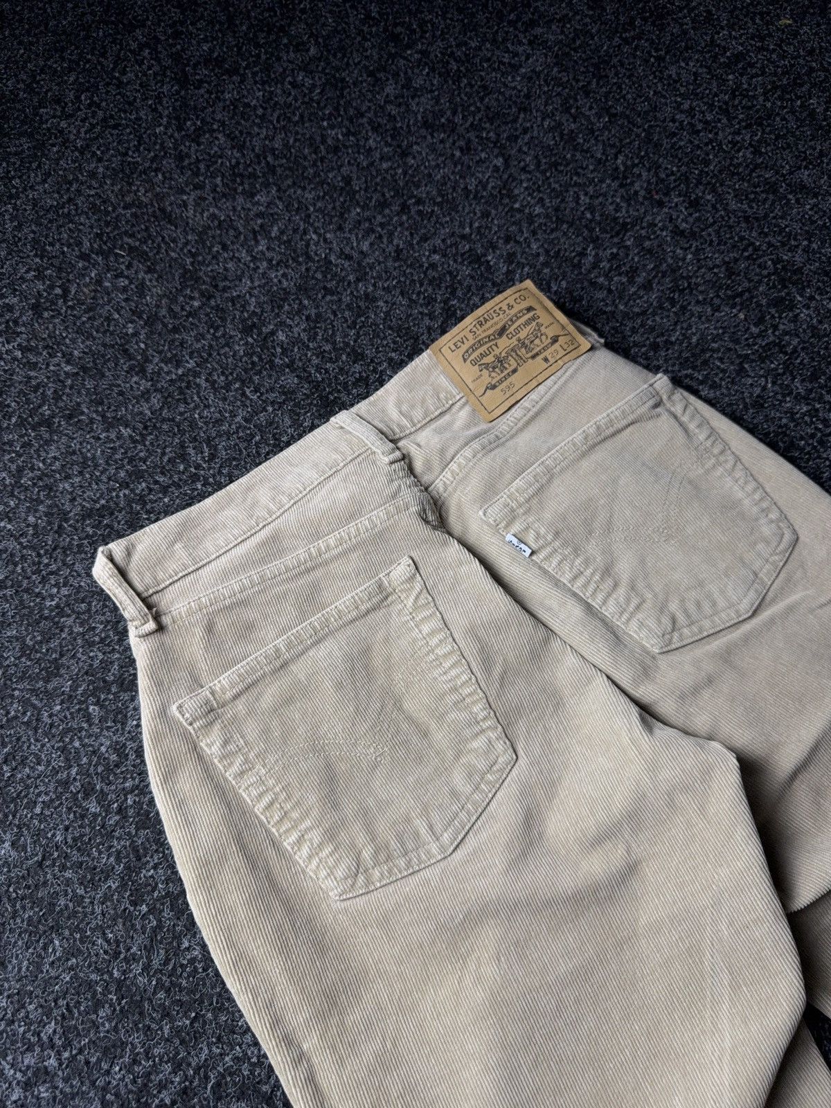 Levi's Vintage Clothing Retro Levi’s 595 Western Beige Corduroy Pants Made in Italy Size 27" / US 4 / IT 40 - 18 Thumbnail