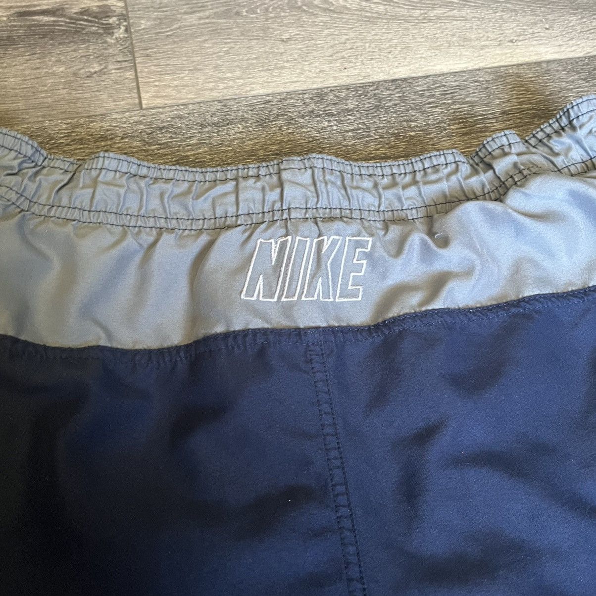 Nike Vintage 2000s Nike Basic Swoosh Logo Nylon Board Shorts Sz S Size US 32 / EU 48 - 9 Thumbnail