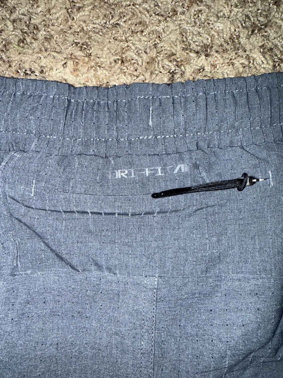 Nike Nike Shorts Mens Nike Dri-Fit Adv A.P.S. Unlined Versatile Grey Shorts Sample Size US 32 / EU 48 - 9 Thumbnail