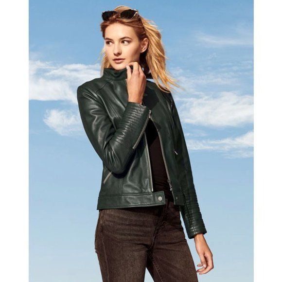 Neiman Marcus Neiman Marcus Black Leather Moto Jacket Size XS / US 0-2 / IT 36-38 - 1 Thumbnail