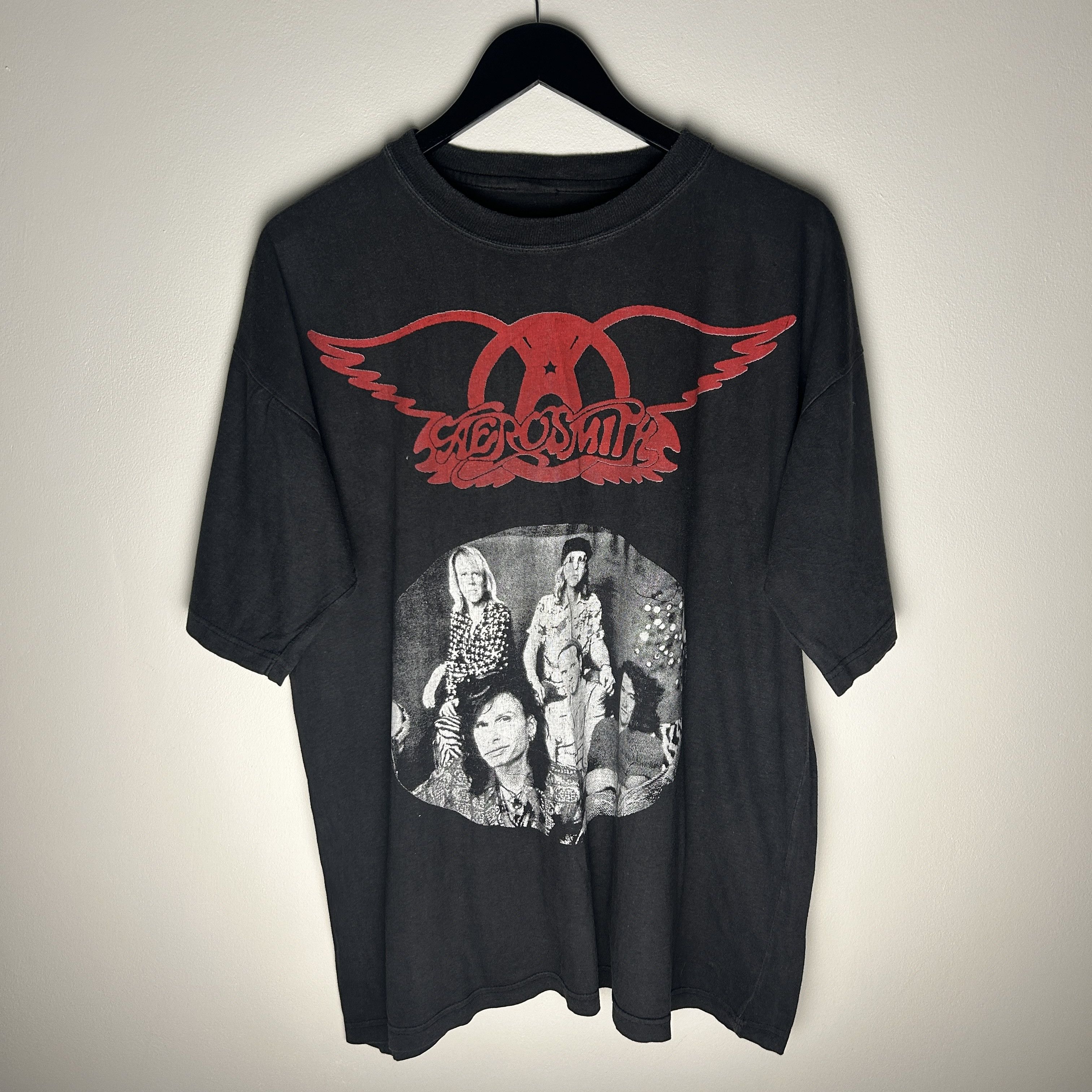 Band Tees Vintage Aerosmith Nine Live Tour 1997 Band T-shirt Size US XL / EU 56 / 4 - 1 Thumbnail