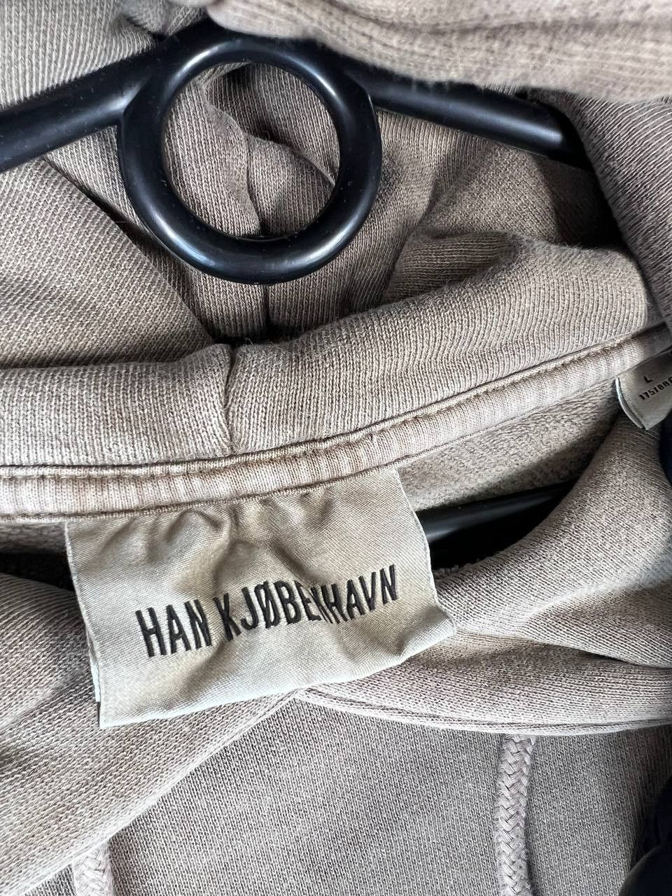 Han Kjobenhavn Han Kjøbenhavn Minimal Logo Hoodie Pullover Brown Size L Size US L / EU 52-54 / 3 - 4 Thumbnail