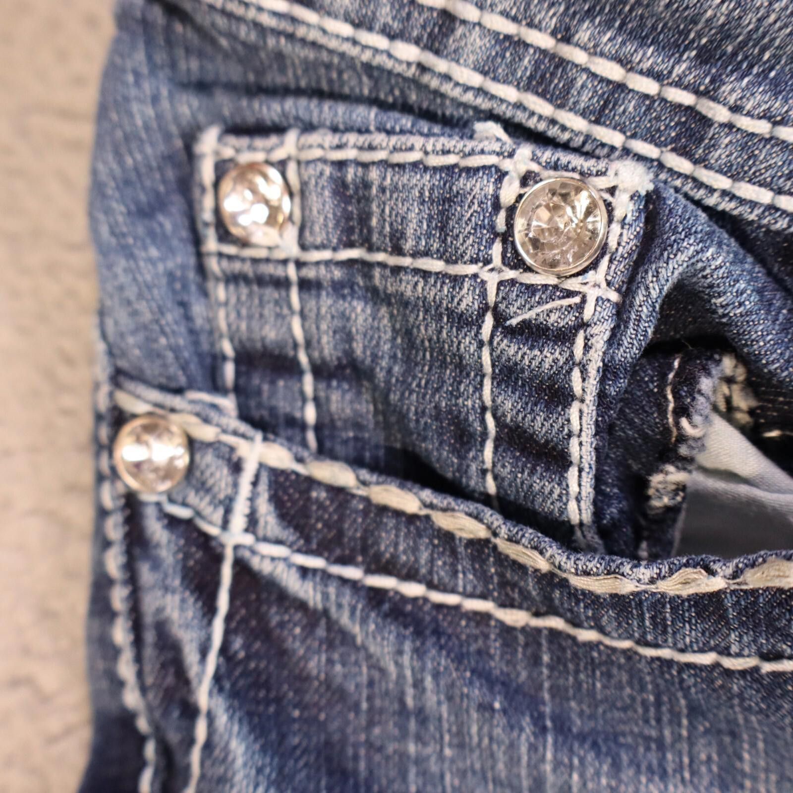 Designer Premiere Women 3/4 Blue Jeans Studded Rue21 Distress Size 27" / US 4 / IT 40 - 7 Thumbnail