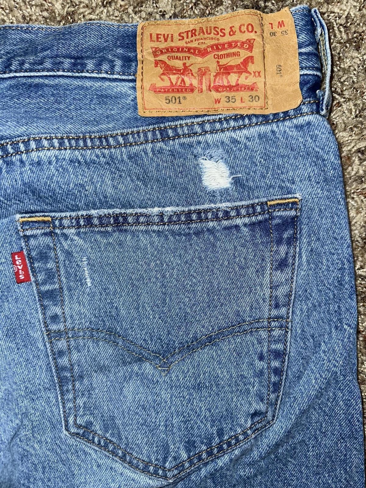 Levi's Men's Levi's 501® Original Fit Ripped Jeans Size US 35 - 6 Thumbnail