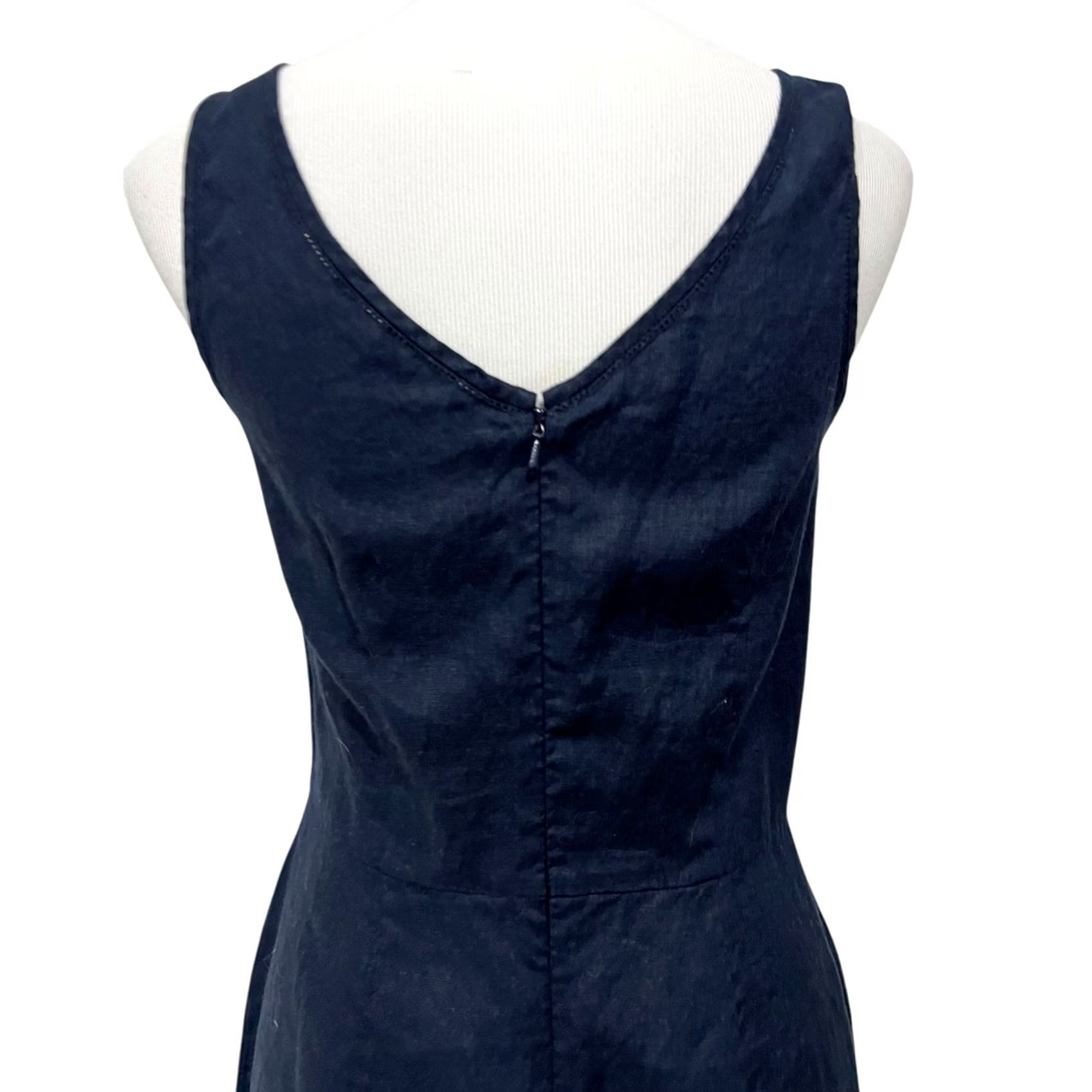 Eddie Bauer Eddie Bauer Linen Dress Navy Blue Sleeveless Knee-Length V-Neck Women’s Sz S Dress Women Sleeveless Navy Blue Linen Knee Length V-Neck S Eddie Bauer Size S / US 4 / IT 40 - 6 Thumbnail