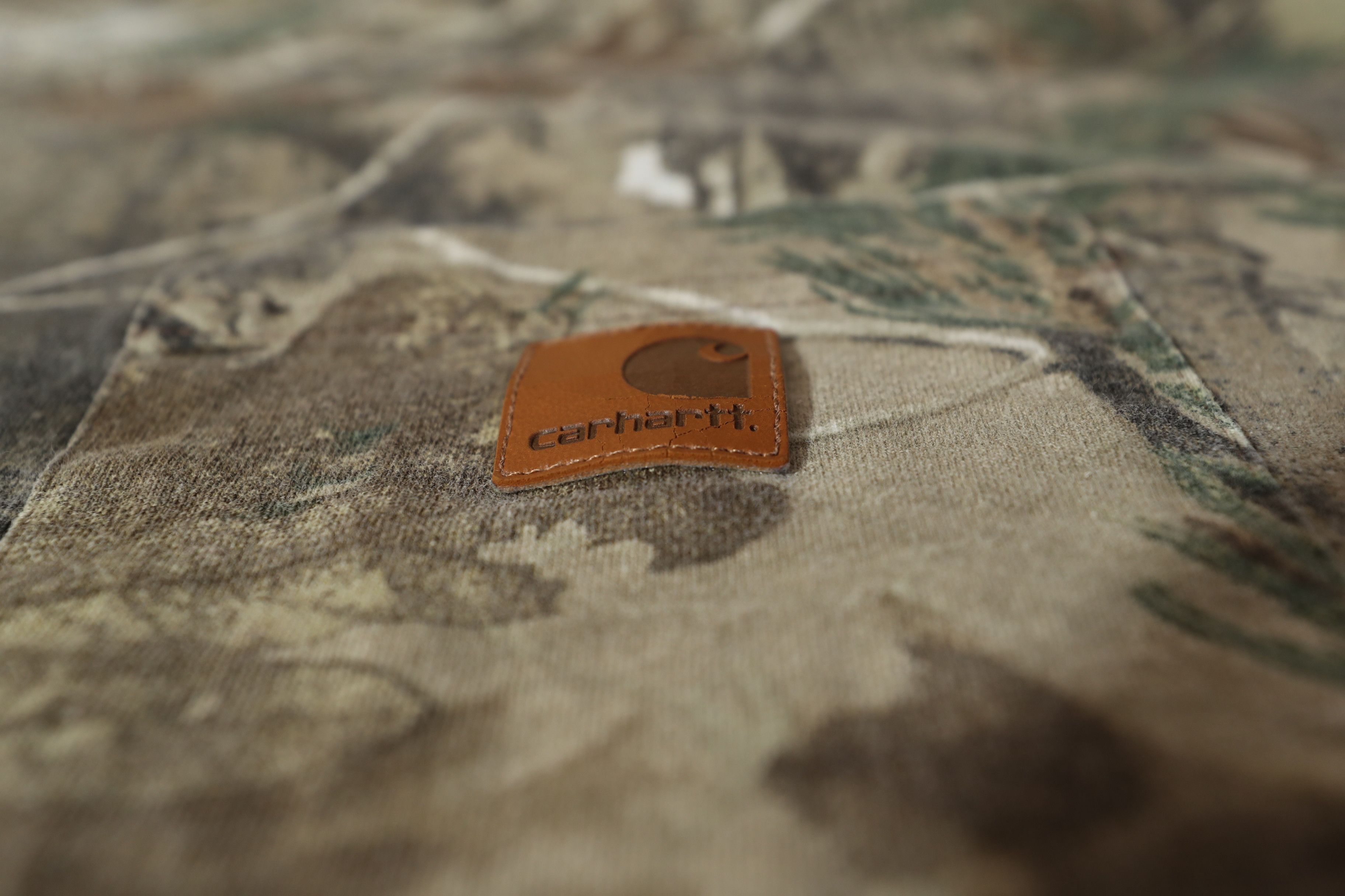 Carhartt Vintage Carhartt K287 CAP Realtree Camo Pocket T-Shirt (2XL) Size US XXL / EU 58 / 5 - 7 Thumbnail