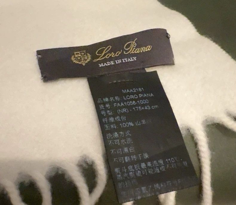 Loro Piana LORO PIANA White cashmere scarf 44cm by 170cm Size ONE SIZE - 3 Thumbnail