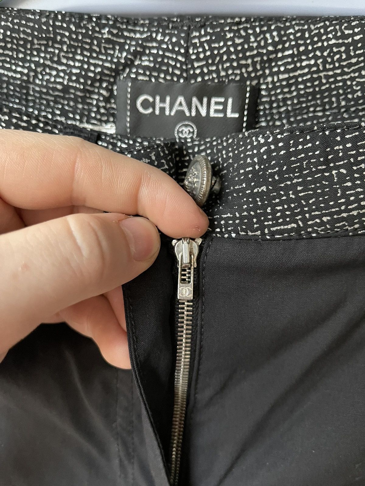 Chanel Chanel 31 Rue Cambon Logo Wool Pants w/ Lion Head Button Size 26" / US 2 / IT 38 - 9 Thumbnail