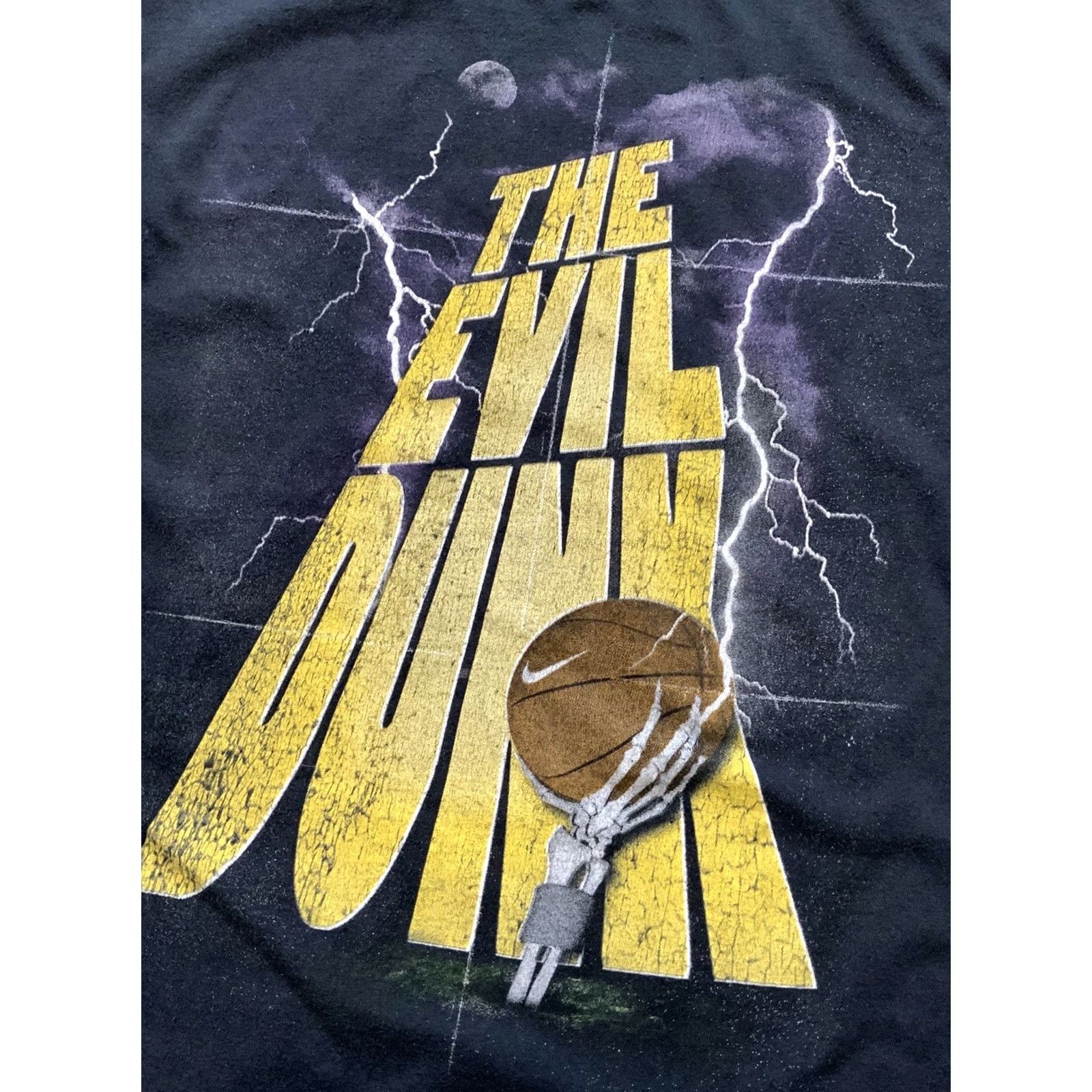 Nike Nike The Evil Dunk Lightning Strike Skeleton Basketball Graphic T-Shirt XXL Men Black Crew Neck Shirt Size US XXL / EU 58 / 5 - 5 Thumbnail