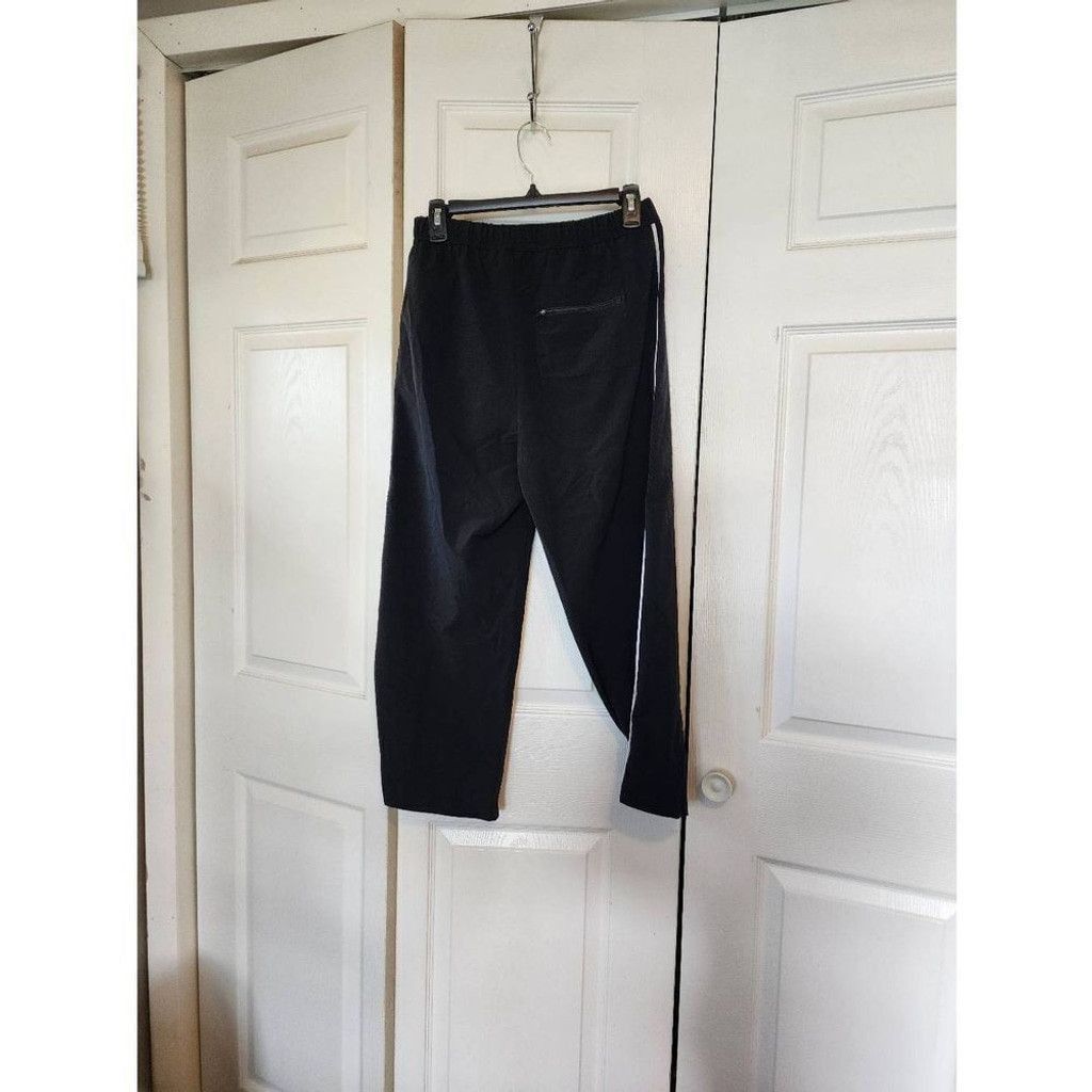 Chicos Chico's Zenergy Black Pants Size 32" / US 10 / IT 46 - 2 Thumbnail
