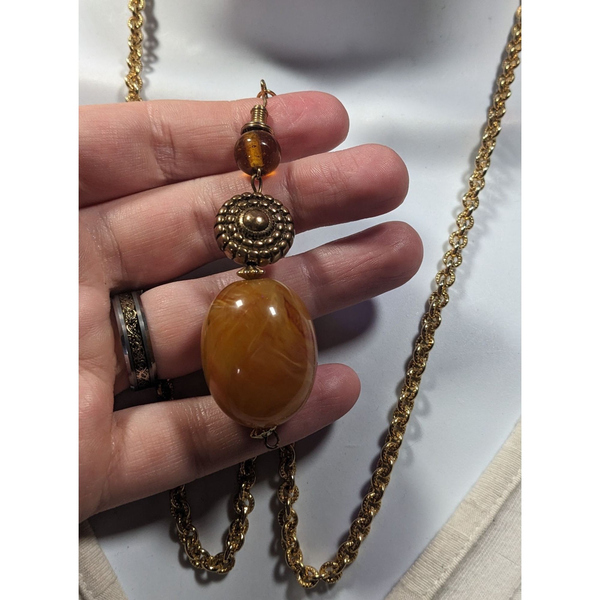 Other Retro Gold Tone And Honey Pendant Necklace Size ONE SIZE - 2 Thumbnail