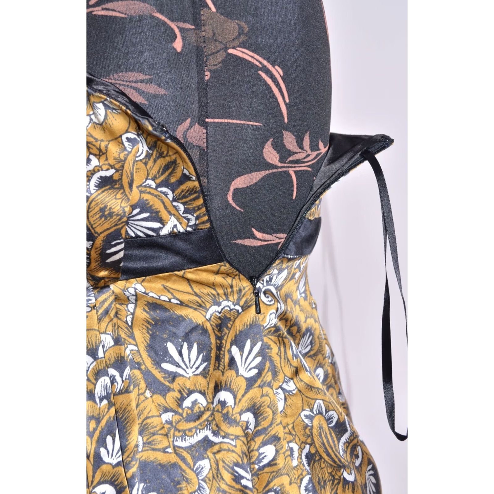 Ted Baker Ted Baker London Womens Lace Silk/Cotton Lined Dress size 3 Size XS / US 0-2 / IT 36-38 - 4 Thumbnail