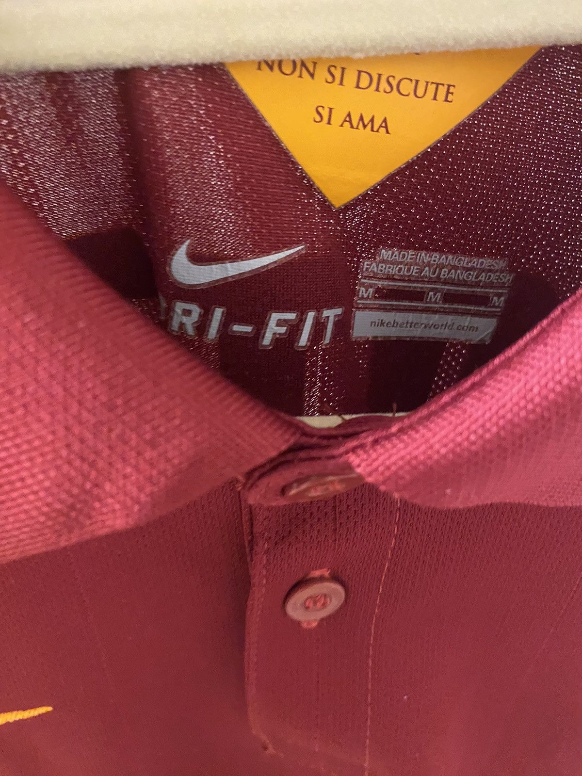 Nike Francesco Totti As Roma 2016 home jersey Size US M / EU 48-50 / 2 - 4 Thumbnail