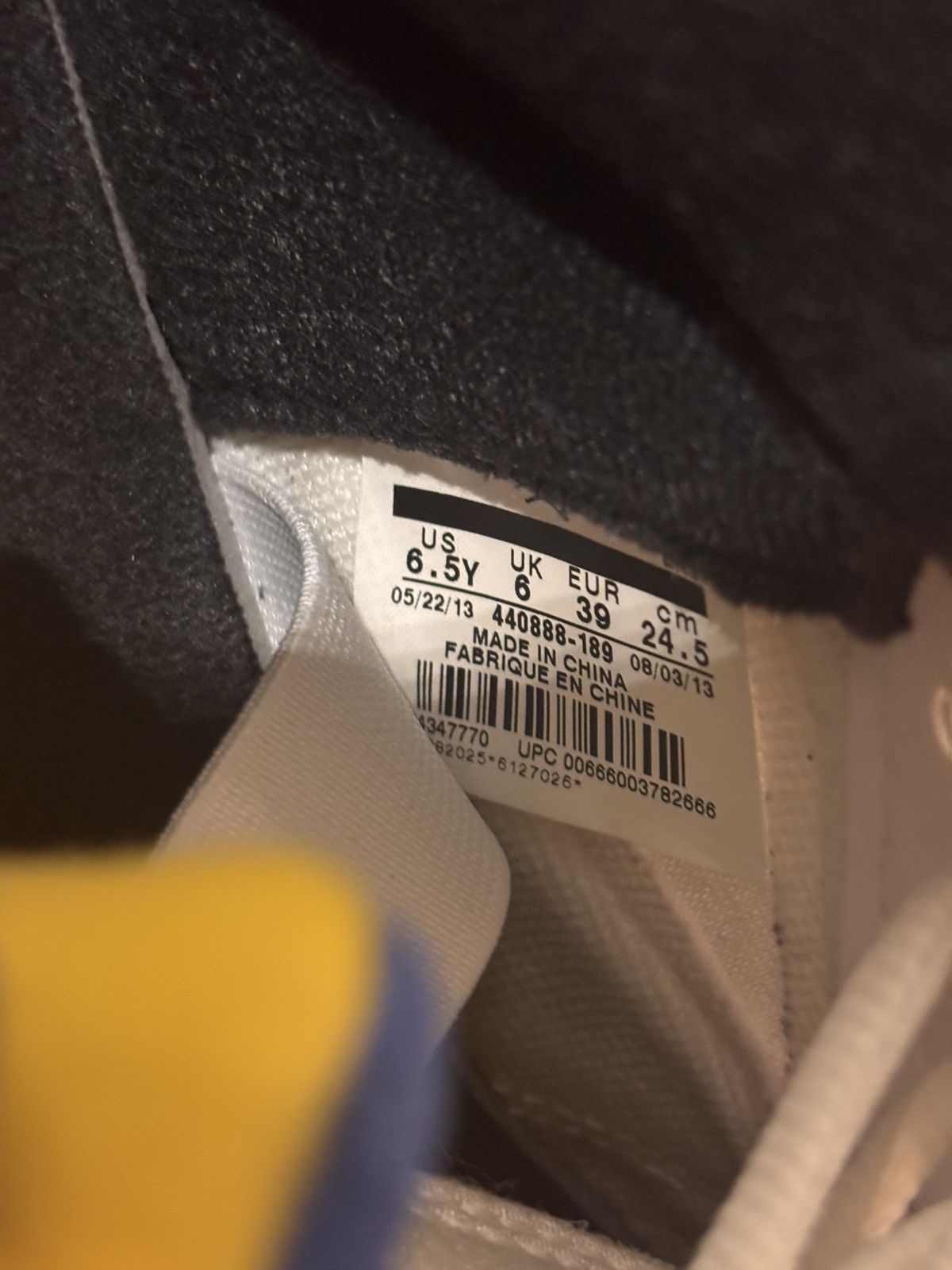 Jordan Brand Air Jordan 5 Laney 2013 Size 6.5Y White Royal Yellow Size US 6.5 / EU 39-40 - 7 Thumbnail