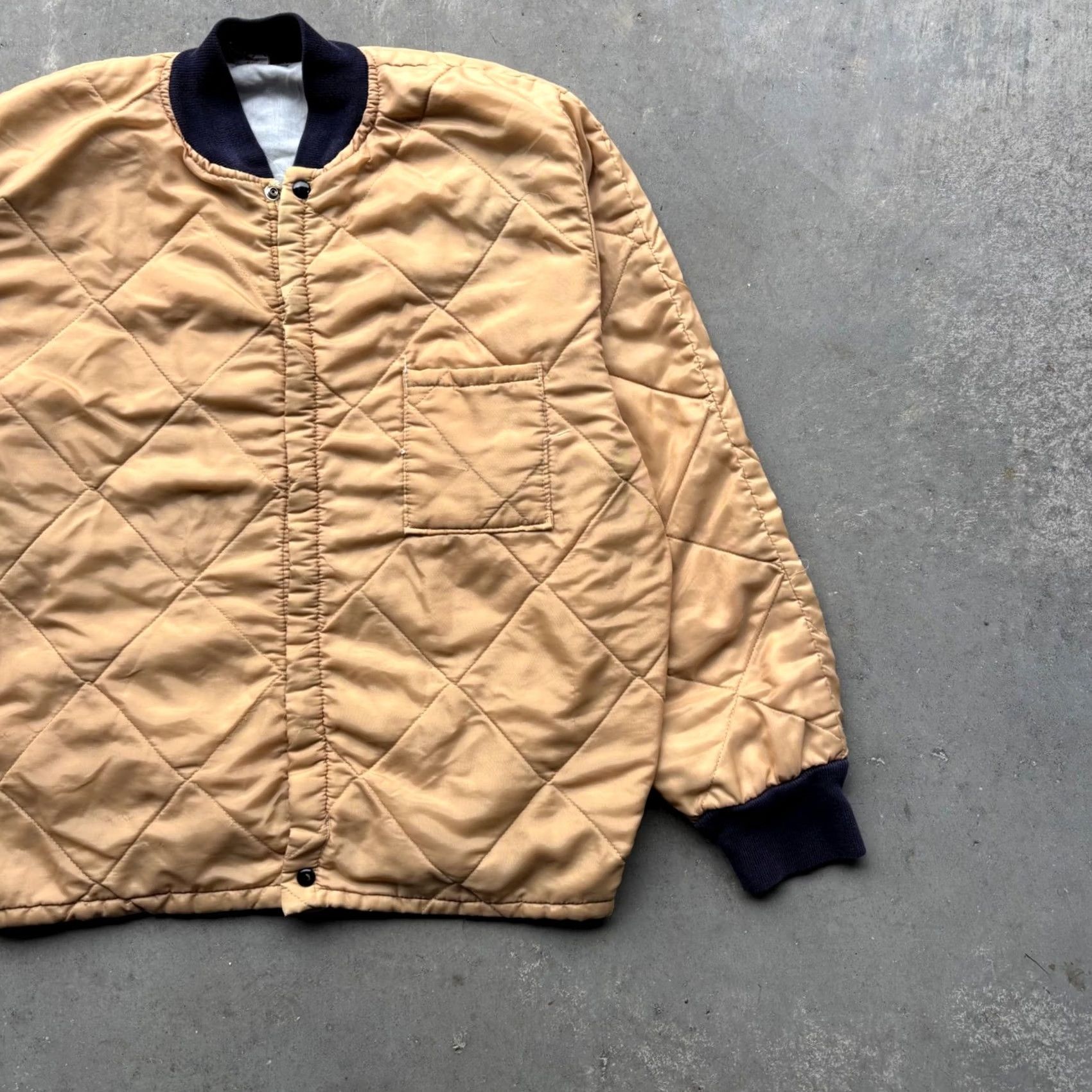 Vintage Vintage BVD Quilted Liner Jacket Mens Large Tan Navy Blue Diamond Stitch Bomber Size US L / EU 52-54 / 3 - 6 Thumbnail