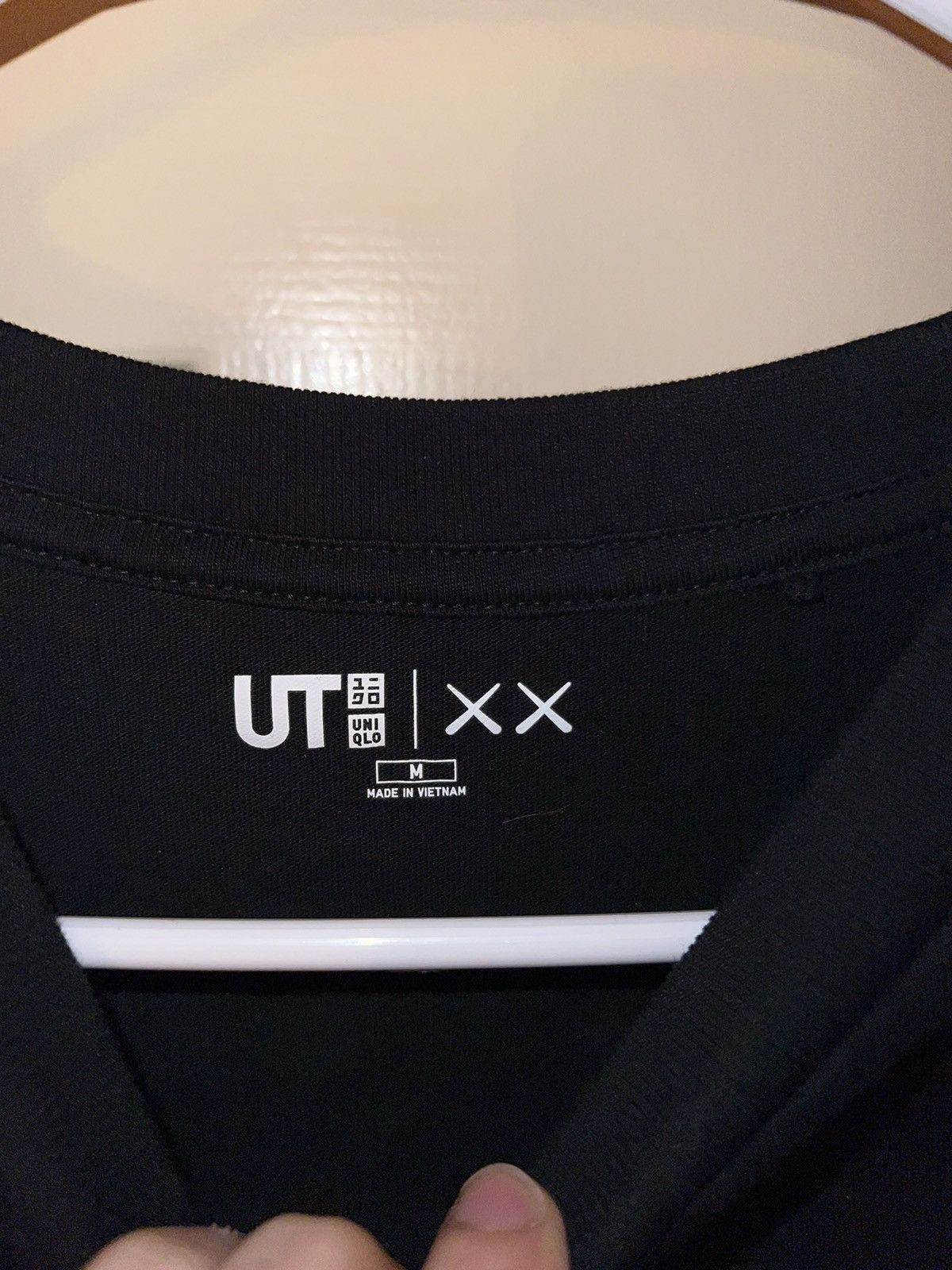 Kaws × Uniqlo Kaws x Uniqlo Size US M / EU 48-50 / 2 - 3 Thumbnail