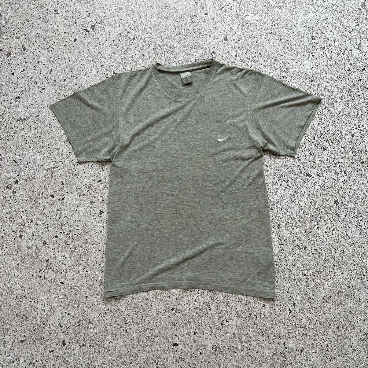 Nike × Vintage Vintage 2000s Nike Logo Swoosh T-shirt Y2K Hype Size US XL / EU 56 / 4 - 1 Thumbnail