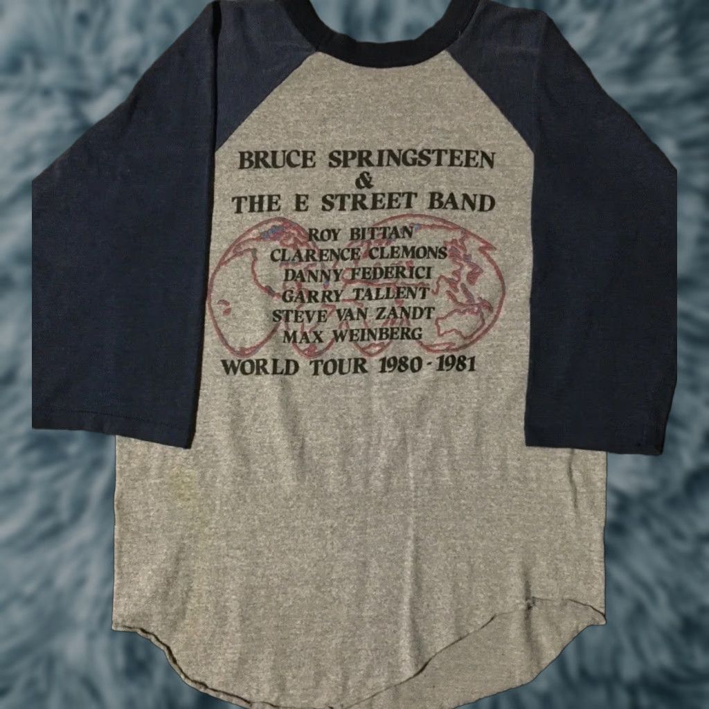 Vintage VINTAGE Bruce Springsteen World Tour Shirt M 1980s 70s Blue Raglan Concert Rock Grunge 80s 90s Music Retro Rock N Roll USA Mens Size US M / EU 48-50 / 2 - 1 Thumbnail