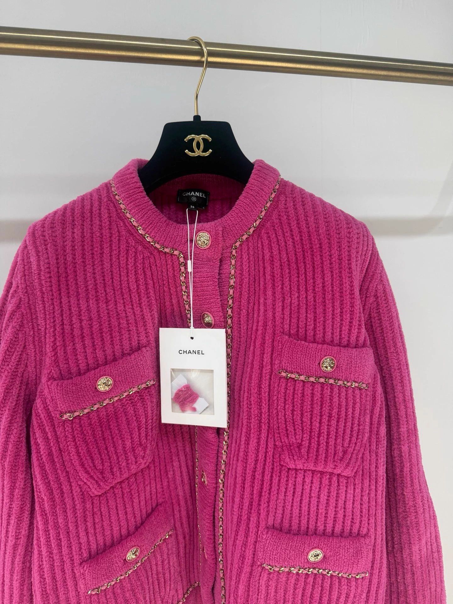 Chanel Chanel Women's 22B FW Worn Pink Chain Jacket FR36 Size XS / US 0-2 / IT 36-38 - 2 Thumbnail