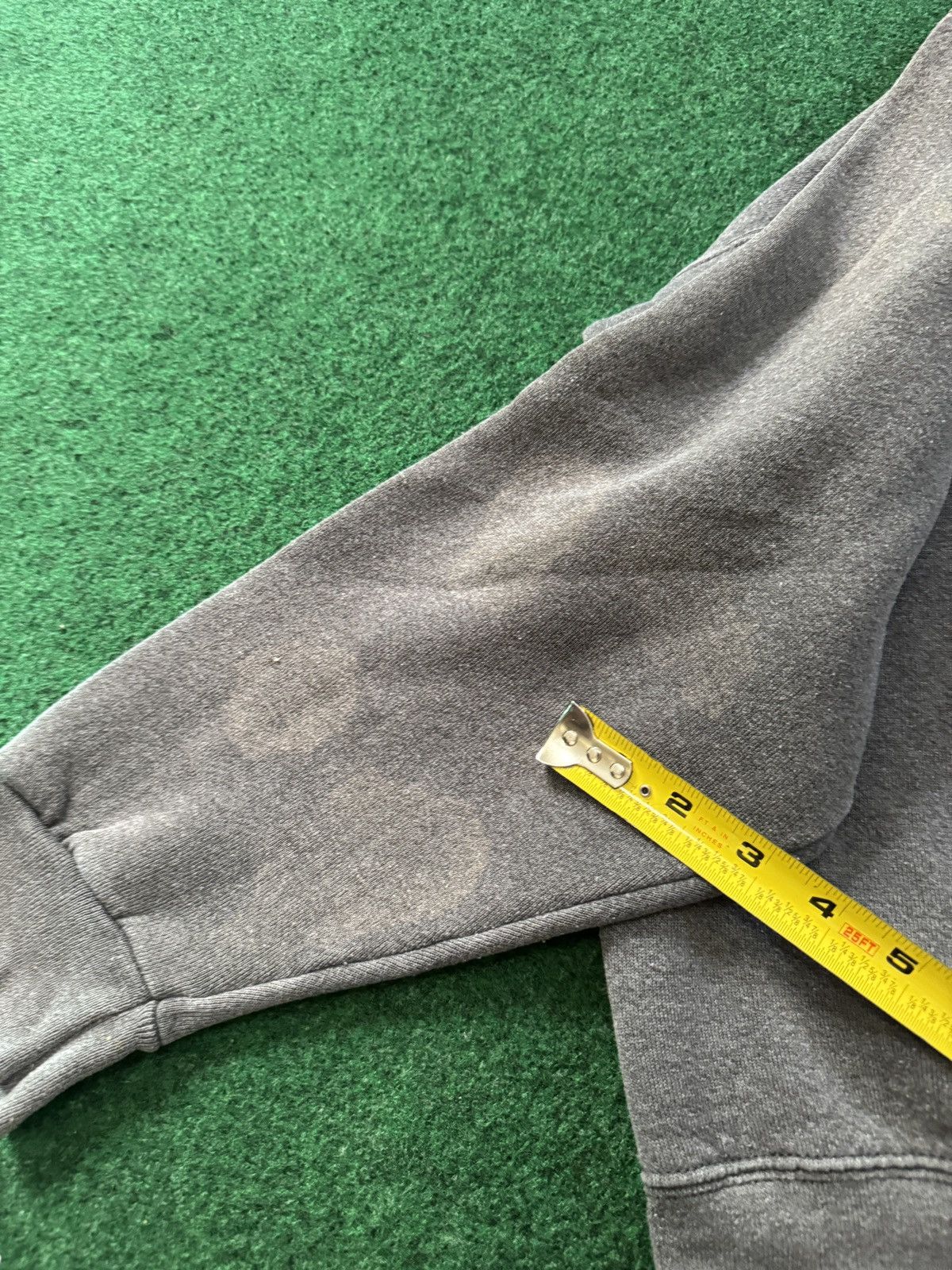 Reebok Vintage 90s Reebok FADED Gray Lrg Sporty Grunge Sweatshirt Size US L / EU 52-54 / 3 - 9 Thumbnail