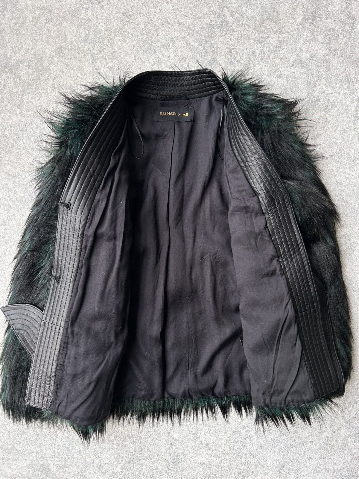 Balmain Balmain x HM Faux Fur Belted Jacket Size XS / US 0-2 / IT 36-38 - 8 Thumbnail