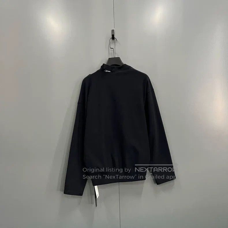 Vetements VETEMENTS Asymmetric Hoodie with Black Logo Embroidery Size US XS / EU 42 / 0 - 2 Thumbnail