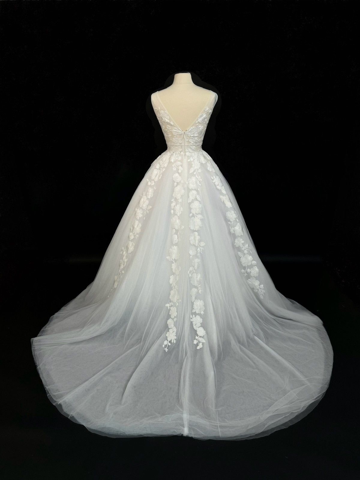Other Brand New US 6 Anna Augusta Embroidered Lace Evening Gown Size M / US 6-8 / IT 42-44 - 9 Thumbnail