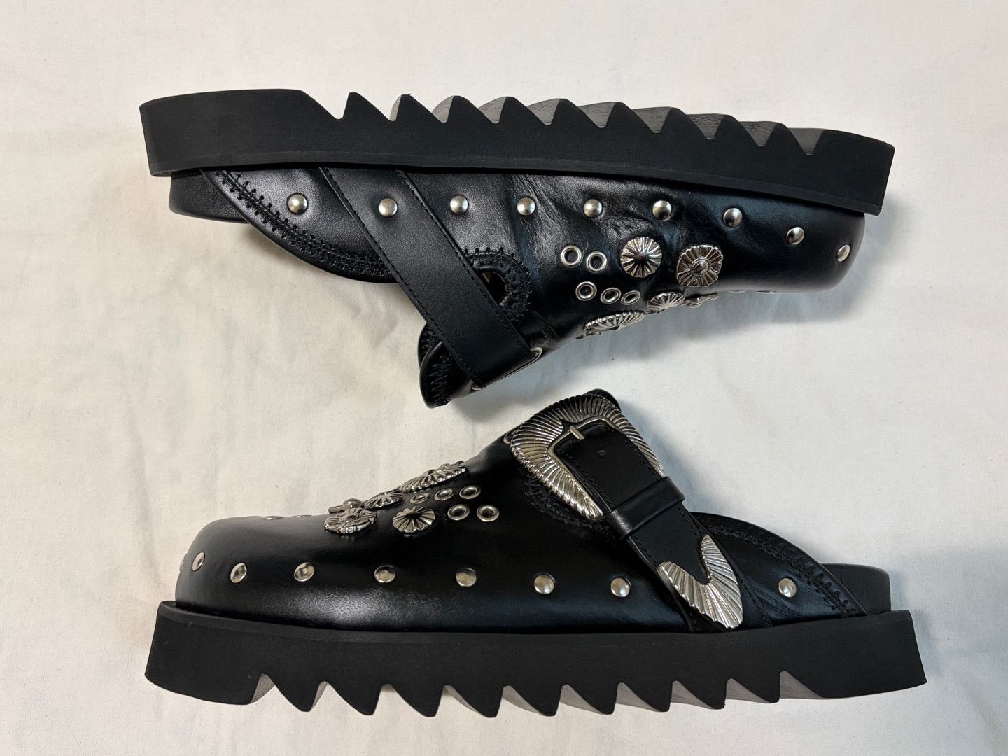 TOGA VIRILIS Toga Virilis studded leather slippers Pulla mules Shoes Size US 8 / EU 41 - 2 Thumbnail