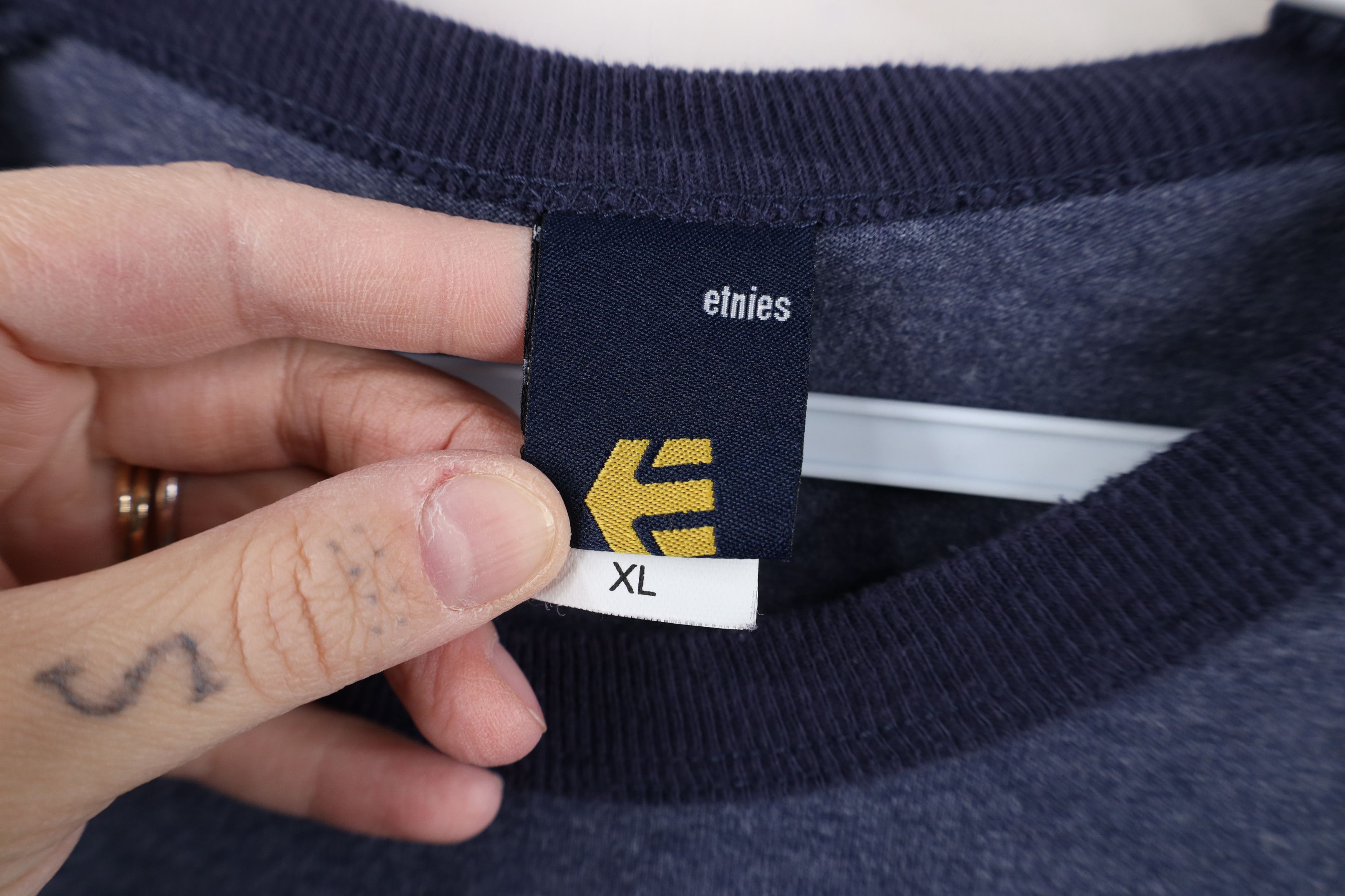 Etnies Vintage 90s Etnies Skateboard Long Sleeve T-Shirt Blue USA Size US XL / EU 56 / 4 - 7 Thumbnail