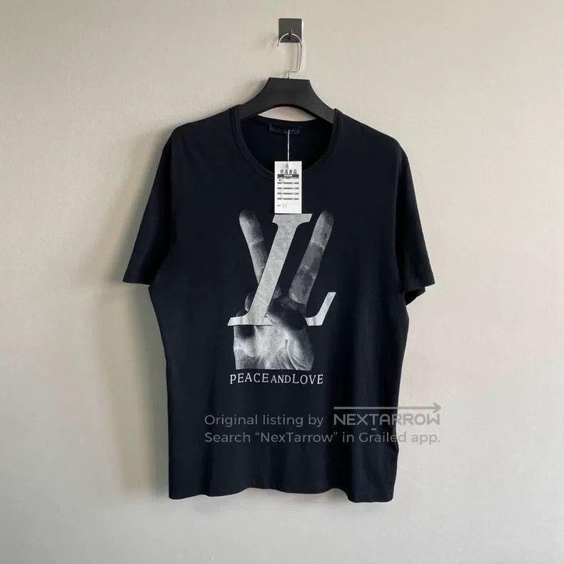 Louis Vuitton Louis Vuitton Black victory gesture short sleeve Size US XL / EU 56 / 4 - 1 Thumbnail