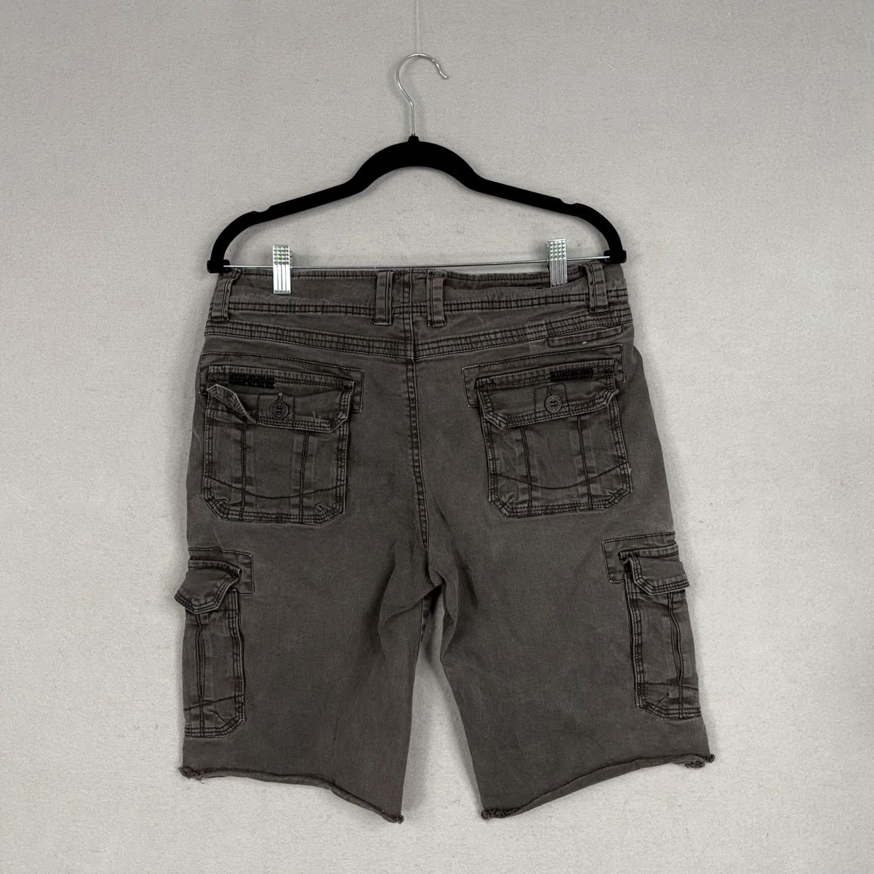 Buckle Black Buckle Black Mens 30 Gray Cargo Shorts Distressed Pockets Grunge Flat Front Zip 11in Inseam Regular Fit Cotton Casual Mens Size US 30 / EU 46 - 4 Thumbnail