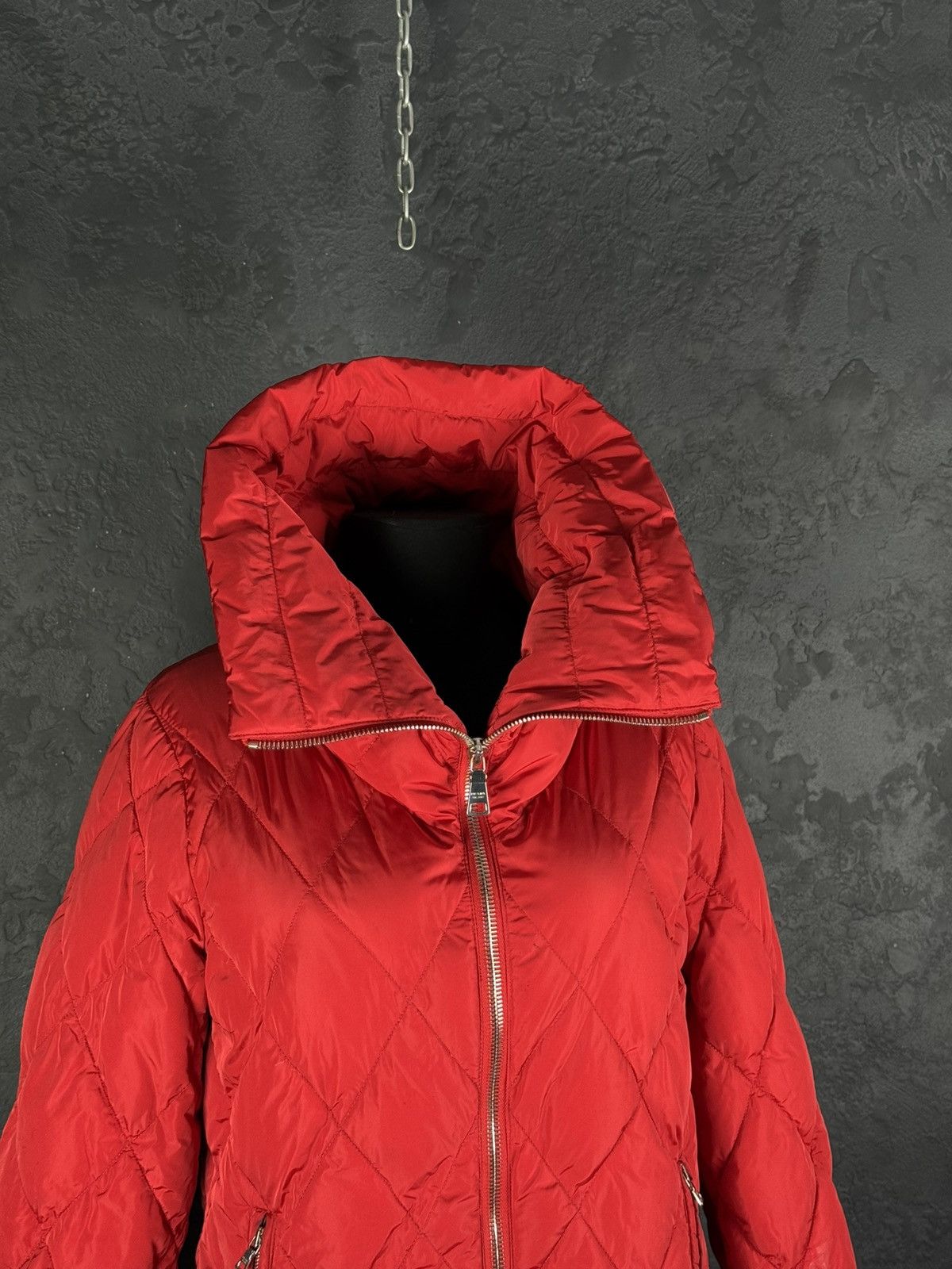 Prada 2008 Prada Red Diamond Women’s Quilted Puffer Jacket Size XL / US 12-14 / IT 48-50 - 2 Thumbnail