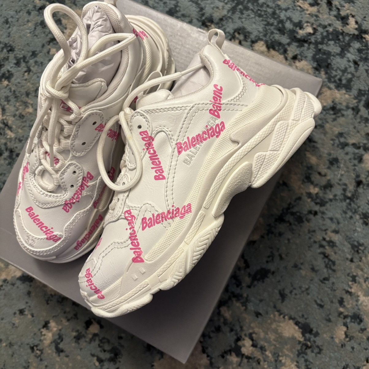 Balenciaga Balenciaga Kids Triple S Logo Sneaker Size 1Y Brand New Size ONE SIZE - 2 Thumbnail