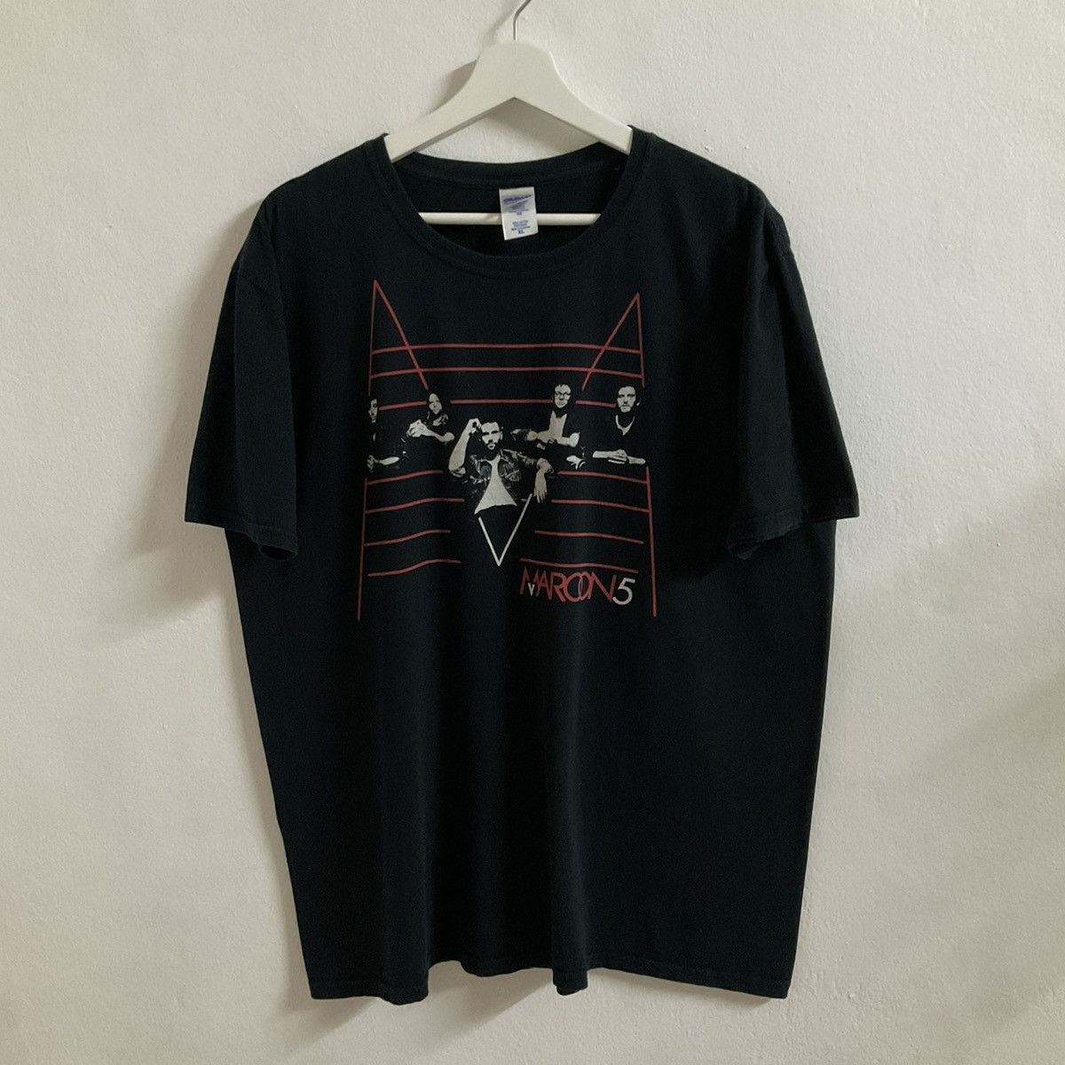 Band Tees Maroon 5 Tour 2011 Size US XL / EU 56 / 4 - 1 Thumbnail