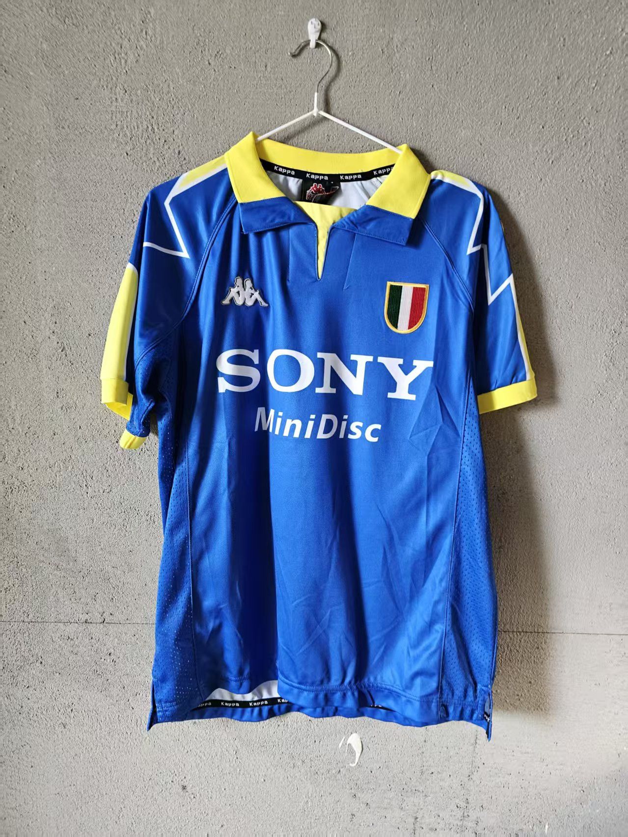 Other 1998 1999 Juventus Jersey Size US L / EU 52-54 / 3 - 1 Thumbnail