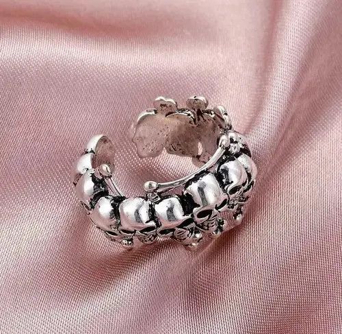 Japanese Brand Mini Skull Around The Ring Size ONE SIZE - 4 Thumbnail