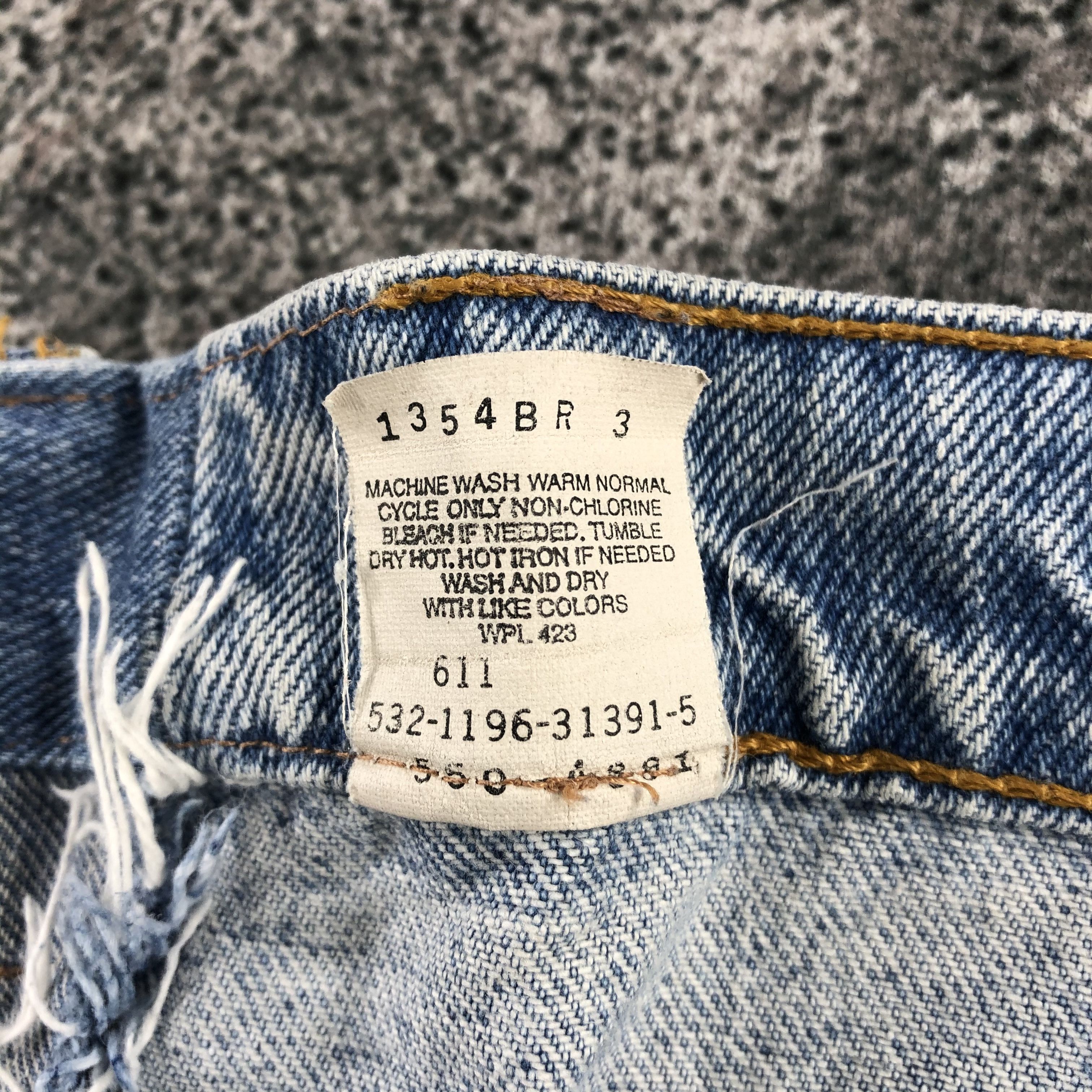 Levi's Vintage 90s Levis 550 Jeans Medium Wash Denim KJ932 Size US 33 - 14 Thumbnail